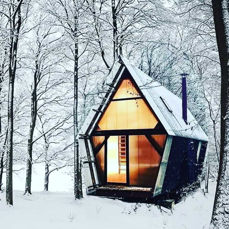 tiny house for outdoorsmen in harsh winter